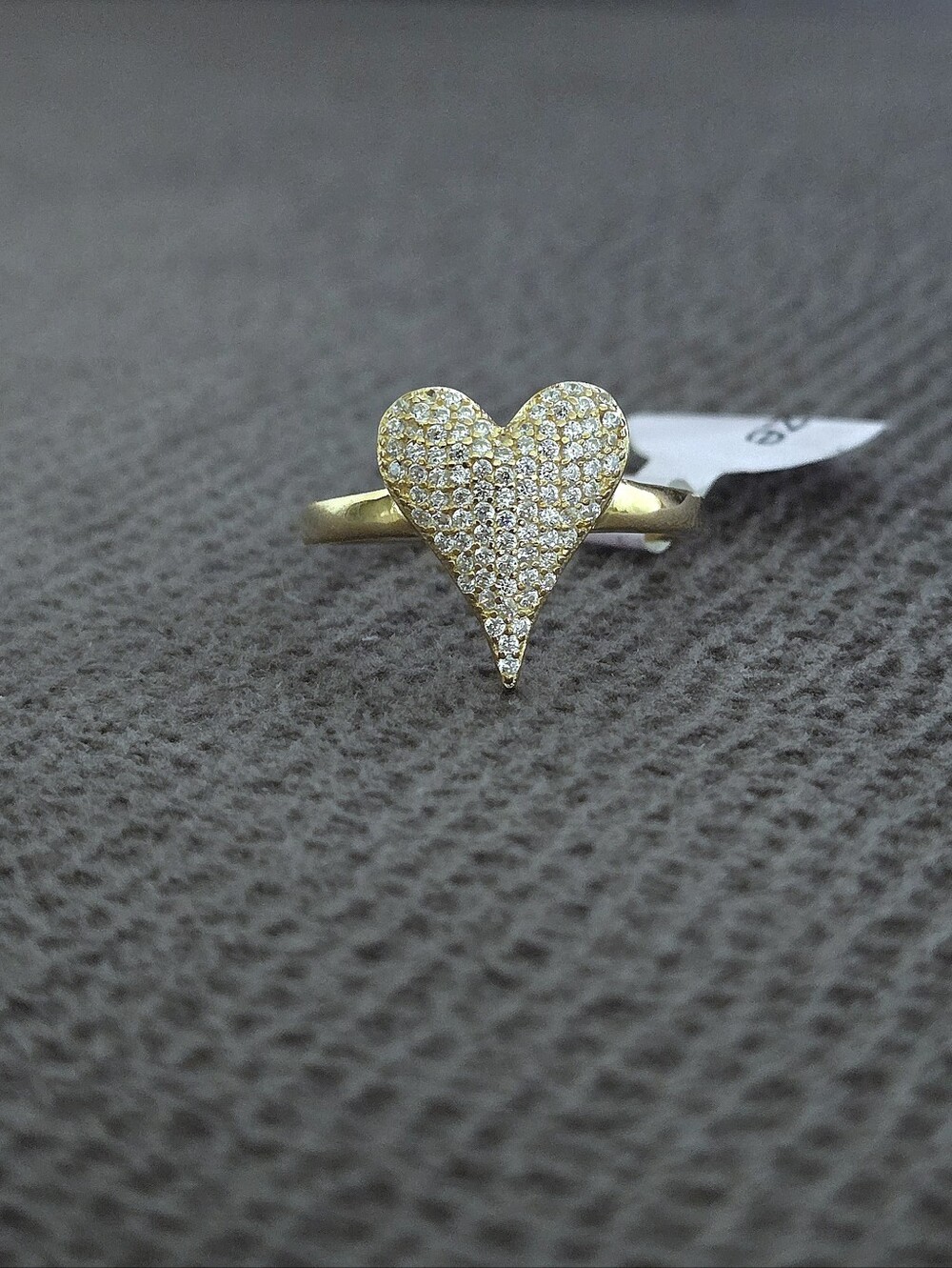 isabella m. Gold💛 Pave Crystal💎 Heart Ring
